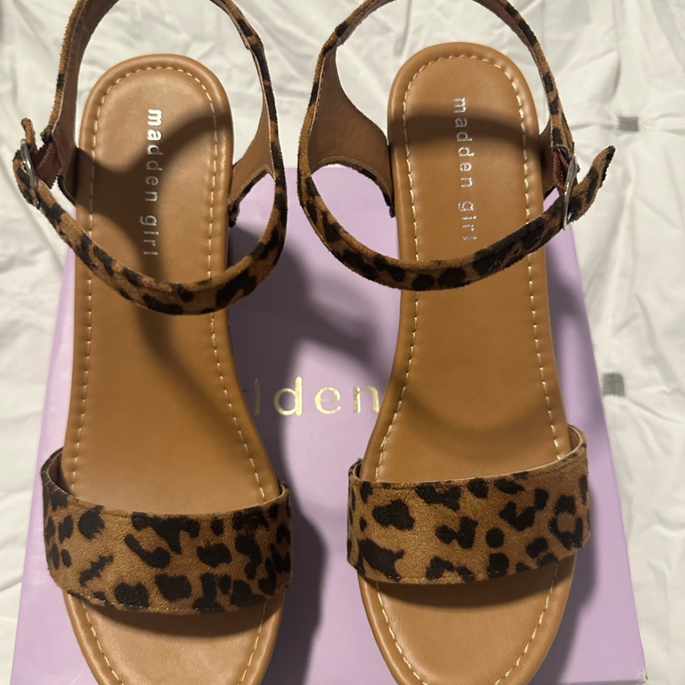Madden Girl Heeled Sandal size 10 color is Leopard